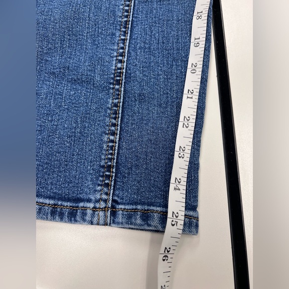 Levis Ribcage Straight Ankle Jeans - Picture 9 of 9